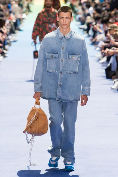 Look 49